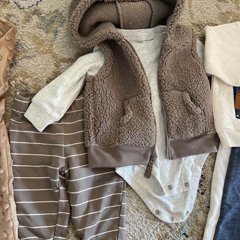 3 Baby Boy Sets - Picture 3 of 4